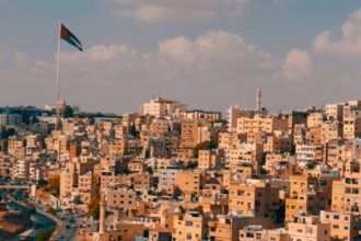 طقس خريفي لطيف في معظم المناطق و دافئ في البحر الميت و العقبة