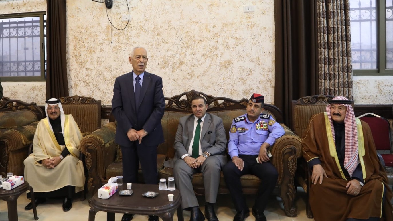 مندوبا عن الملك وولي العهد.. العيسوي يعزي أبو الغنم والعلي والتميمي