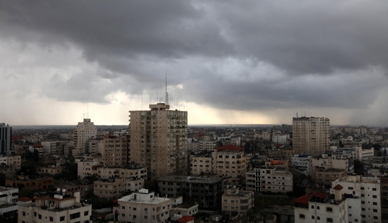طقس دافئ اليوم و كتلة هوائية باردة في طريقها إلى المملكة غداً