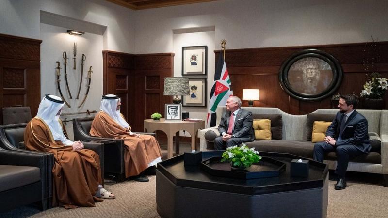 عاجل | الملك يؤكد أهمية تعزيز الجهود العربية للاستجابة الإنسانية في غزة