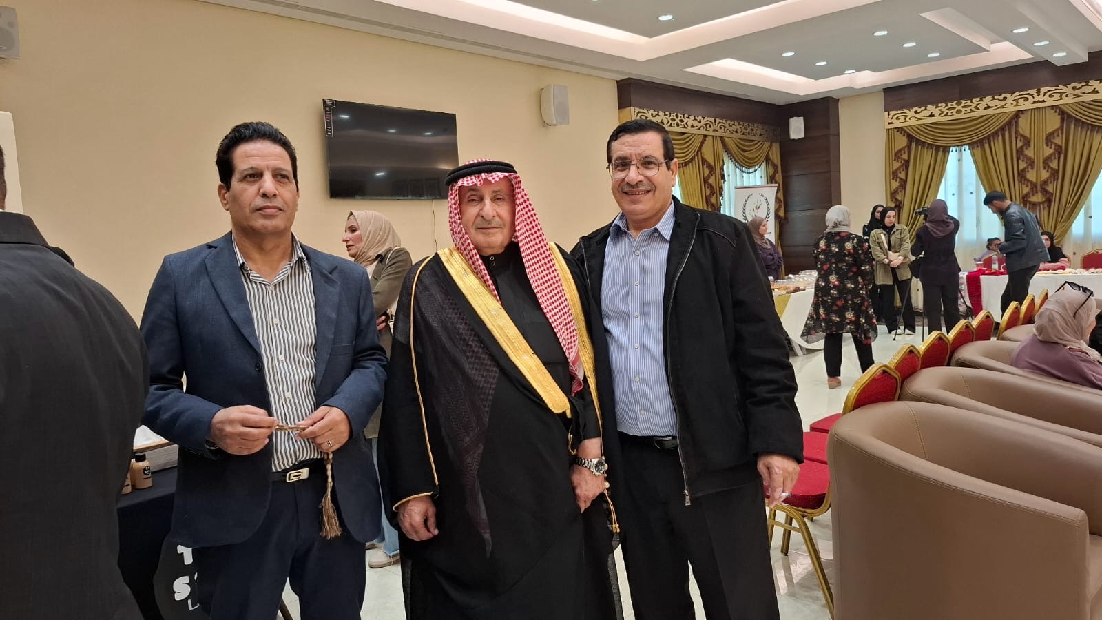 بازار نشميات الكرك بنادي المتقاعدين العسكريين