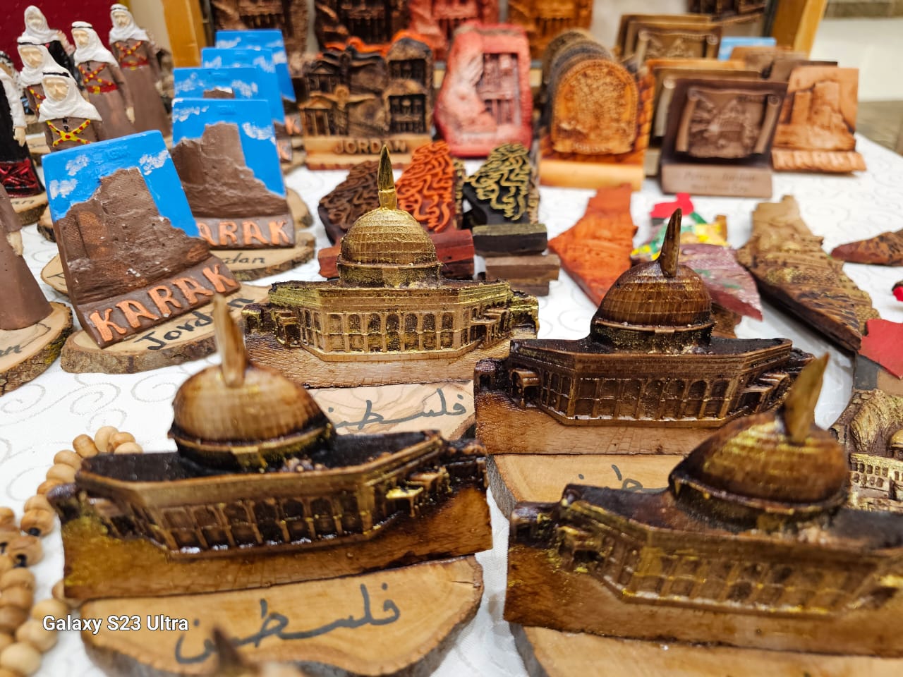 بازار نشميات الكرك بنادي المتقاعدين العسكريين