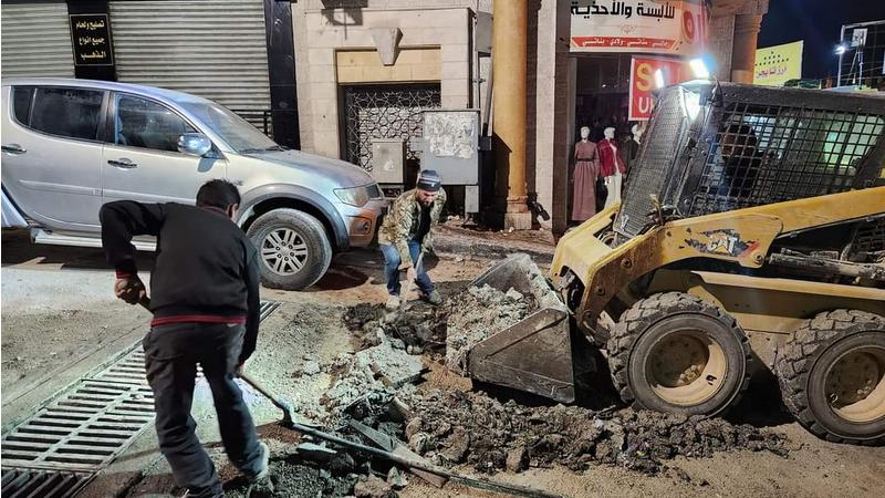 إغلاق محيط البلاط بجرش لبدء أعمال التعبيد