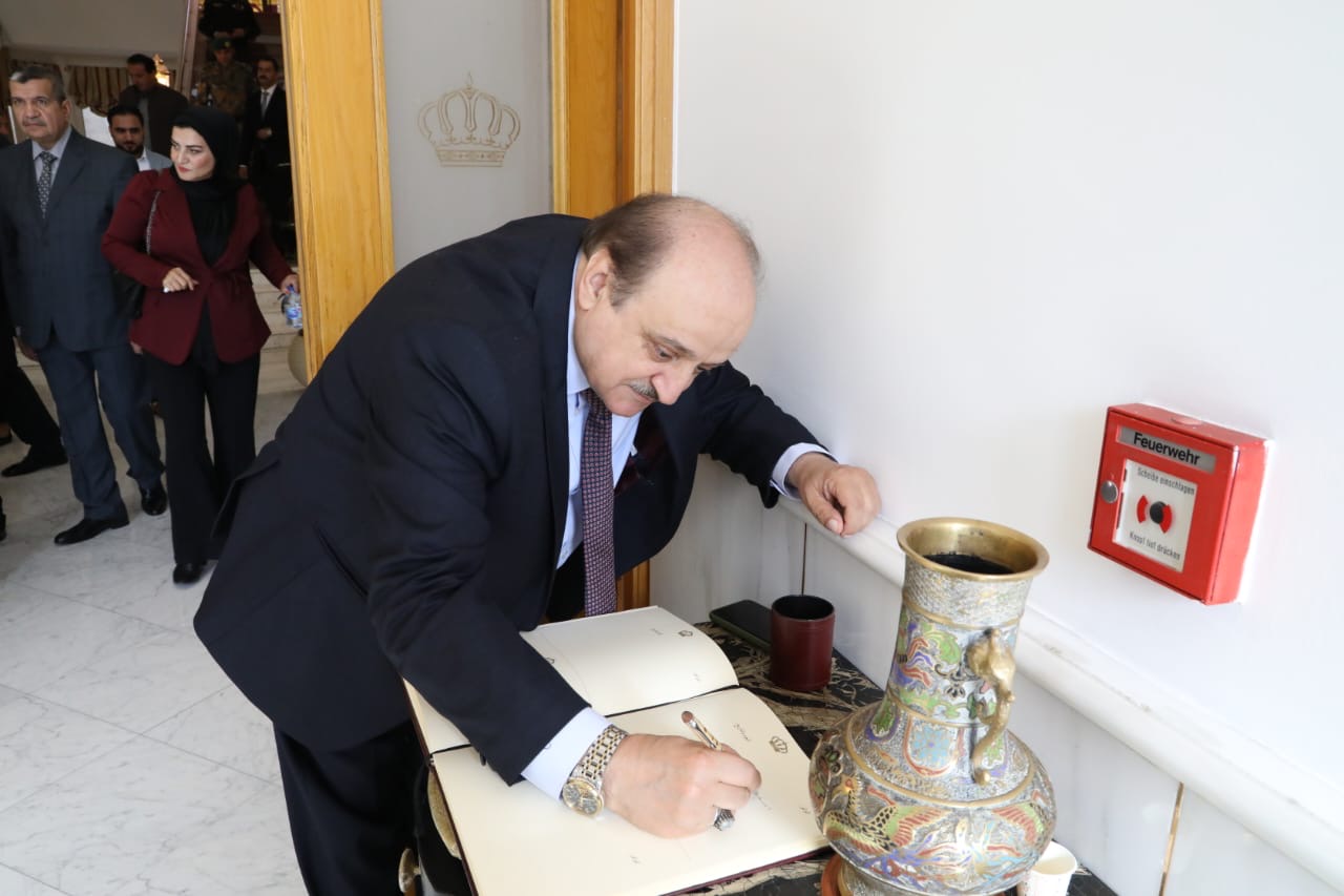 د عوجان يكتب عن زيارة حزب البناء الوطني لقصر رغدان وضريح الشهيد وصفي التل