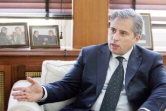 عاجل | حسان يواصل لقاءاته مع النواب المنتخبين لتعزيز التعاون
