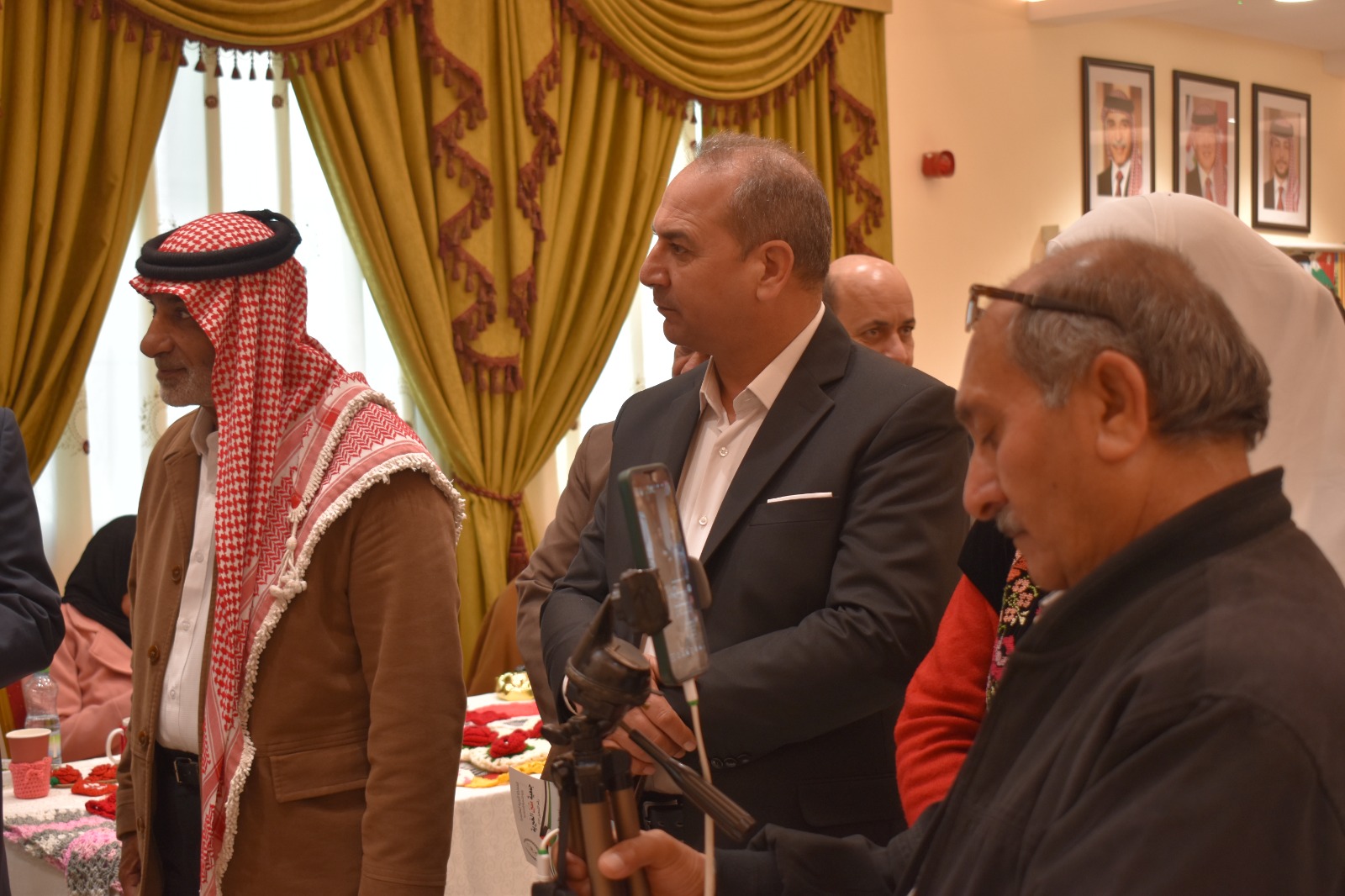 بازار نشميات الكرك بنادي المتقاعدين العسكريين
