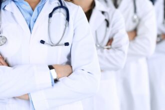 ماقصة سرقة اصوات أطباء عن طريق الذكاء الاصطناعي