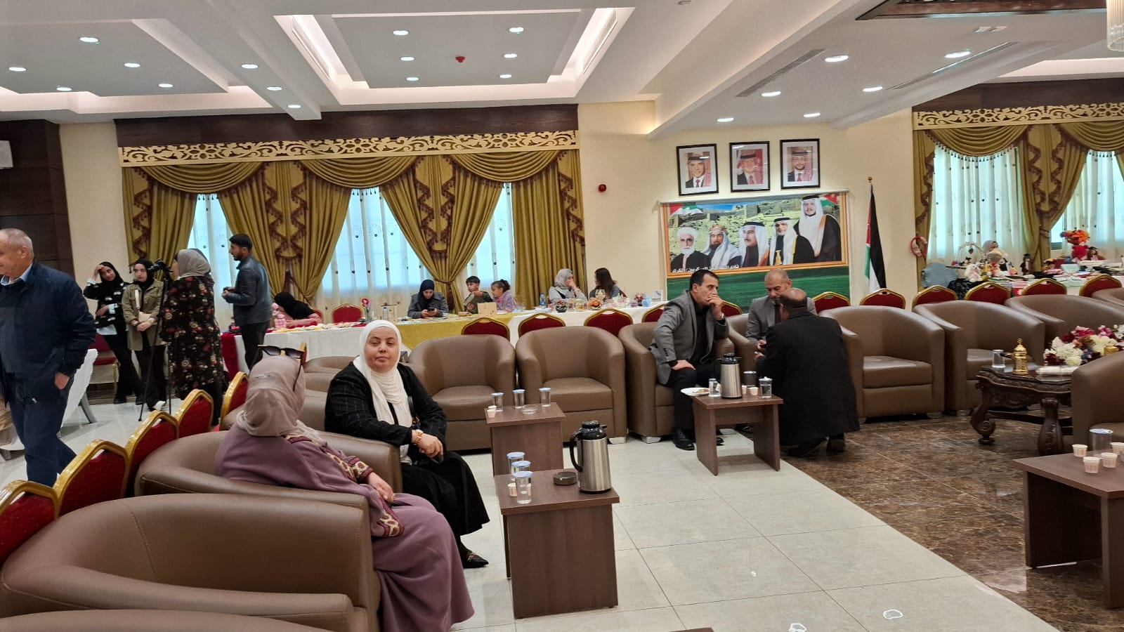 بازار نشميات الكرك بنادي المتقاعدين العسكريين