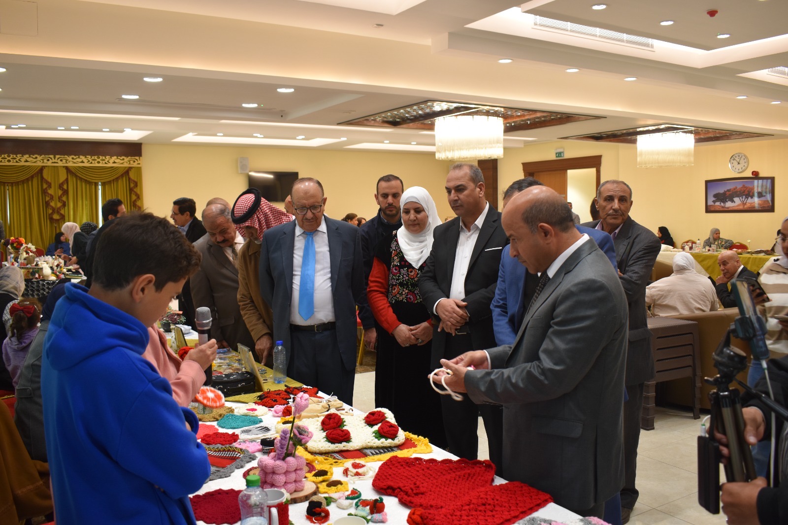 بازار نشميات الكرك بنادي المتقاعدين العسكريين