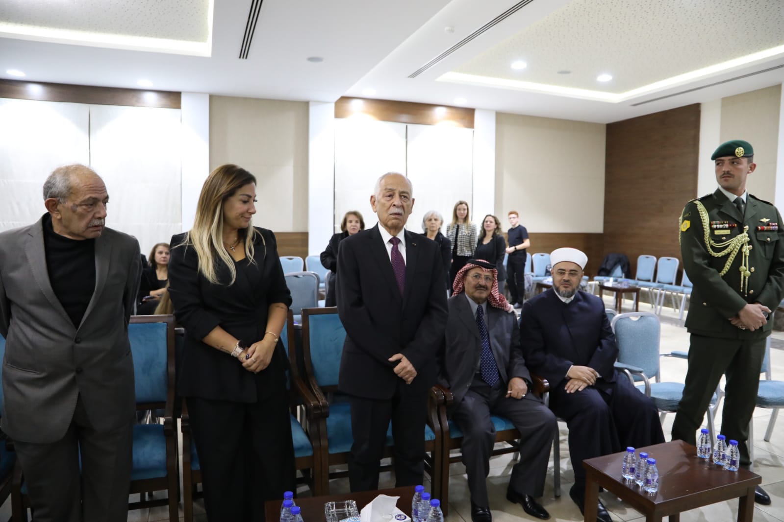 عاجل | مندوبا عن الملك وولي العهد.... العيسوي يعزي آل مشربش وعبدالنور والحناينة