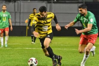 مباراة مثيرة بين الحسين إربد والوحدات في دوري المحترفين