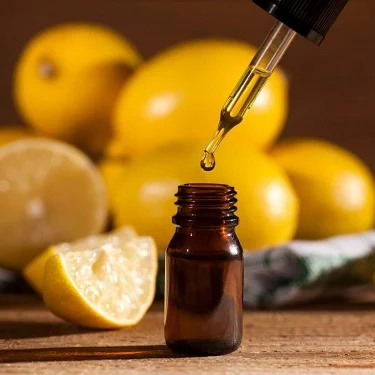 ما هي فوائد زيت الليمون العطري للصحة والمزاج؟
