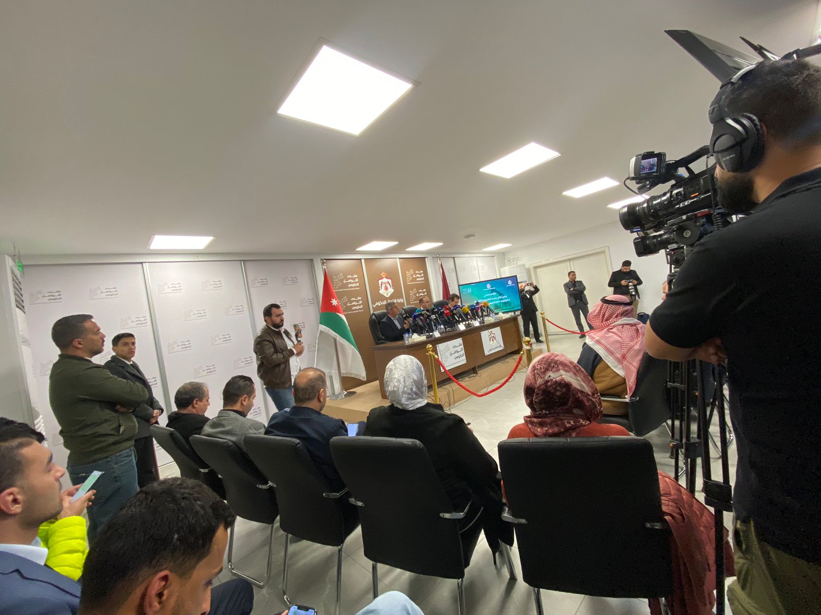 عاجل | الخرابشة: دراسة الغاز كشفت عن كميات متفائلة في حقل الريشة لكن يجب النظر إليها بشمولية