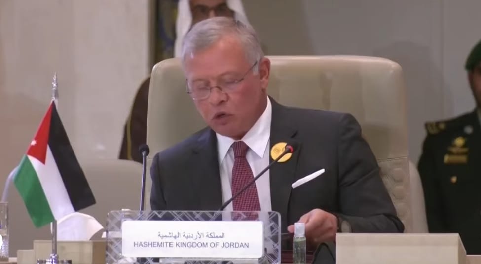 الملك لقادة العرب والمسلمين في الرياض " لا نريد كلاما نريد مواقف جادة لإنقاذ غزة ولبنان "