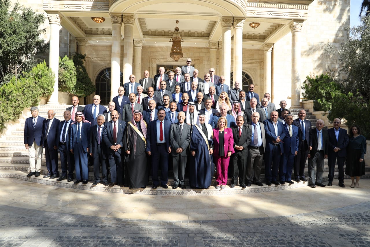 العيسوي يلتقي فعاليات ثقافية وأكاديمية وإعلامية
