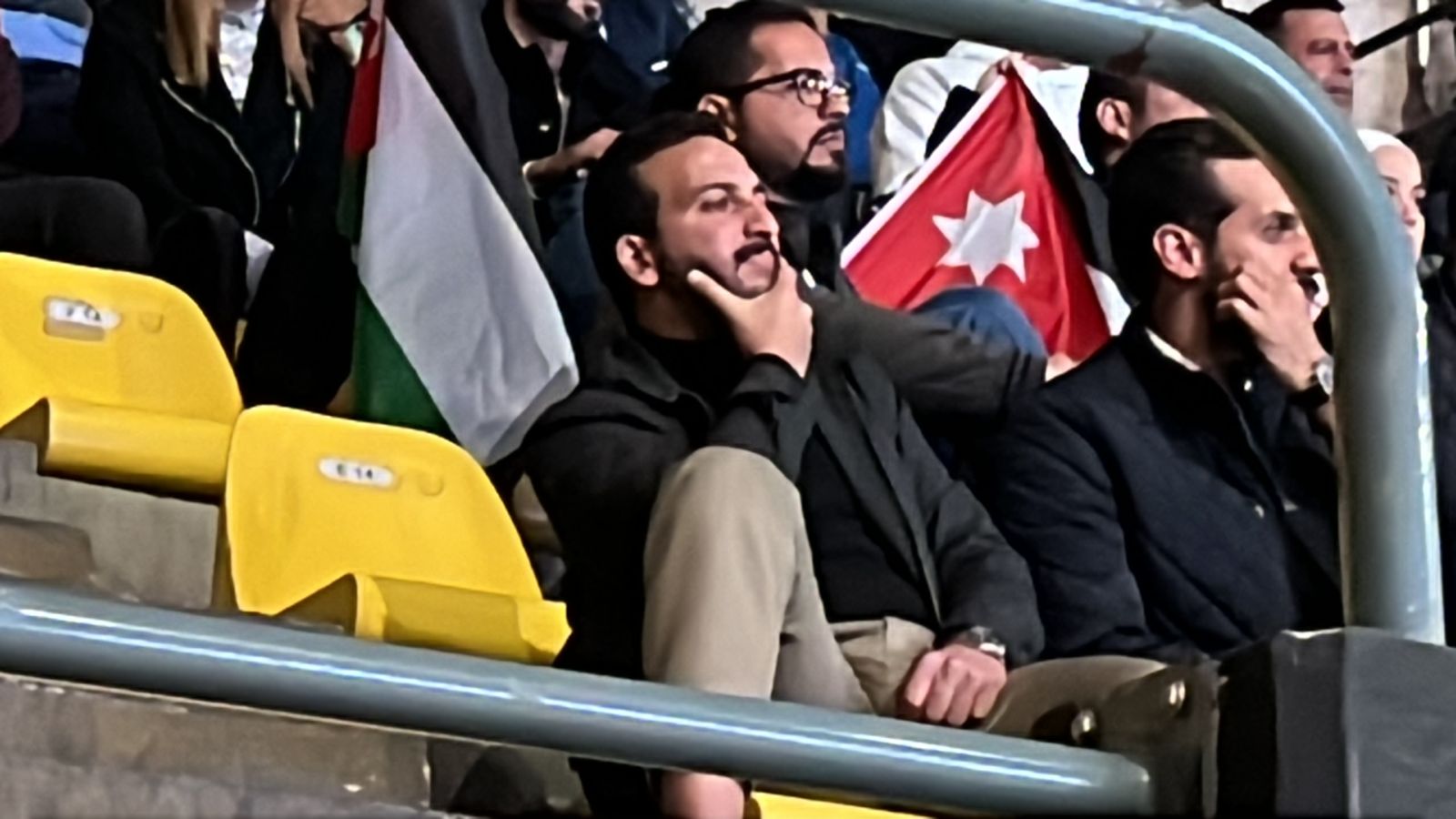 منتخبنا الوطني يفرط بالنقاط الثلاث أمام الكويت (صور)