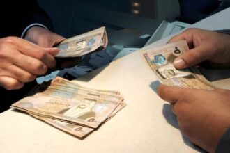 رفع الأجور يعزز توازن سوق العمل