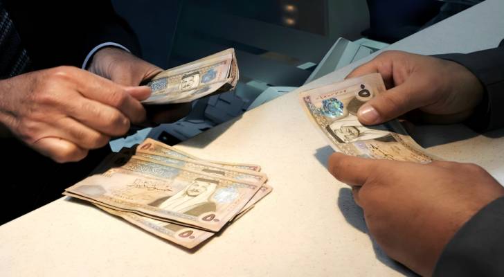 رفع الأجور يعزز توازن سوق العمل
