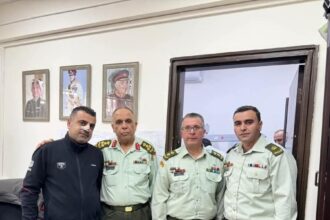 العقيد عامر السرطاوي ينجح في إجراء عملية جراحية