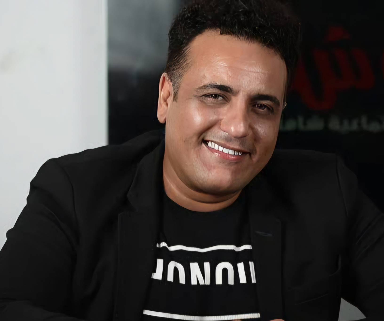 ما حقيقة بكاء النجوم والشجار العائلي في جنازة محمد رحيم؟