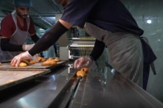 برنامج الأغذية العالمي في الأردن يهدد بتعليق جزئي للتغذية المدرسية بسبب نقص التمويل