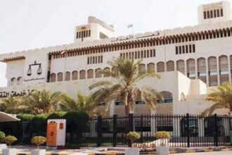 الكويت :حبس من ثلاثة مغردين لمدة سنتين بسبب الطعن في الذات الأميرية