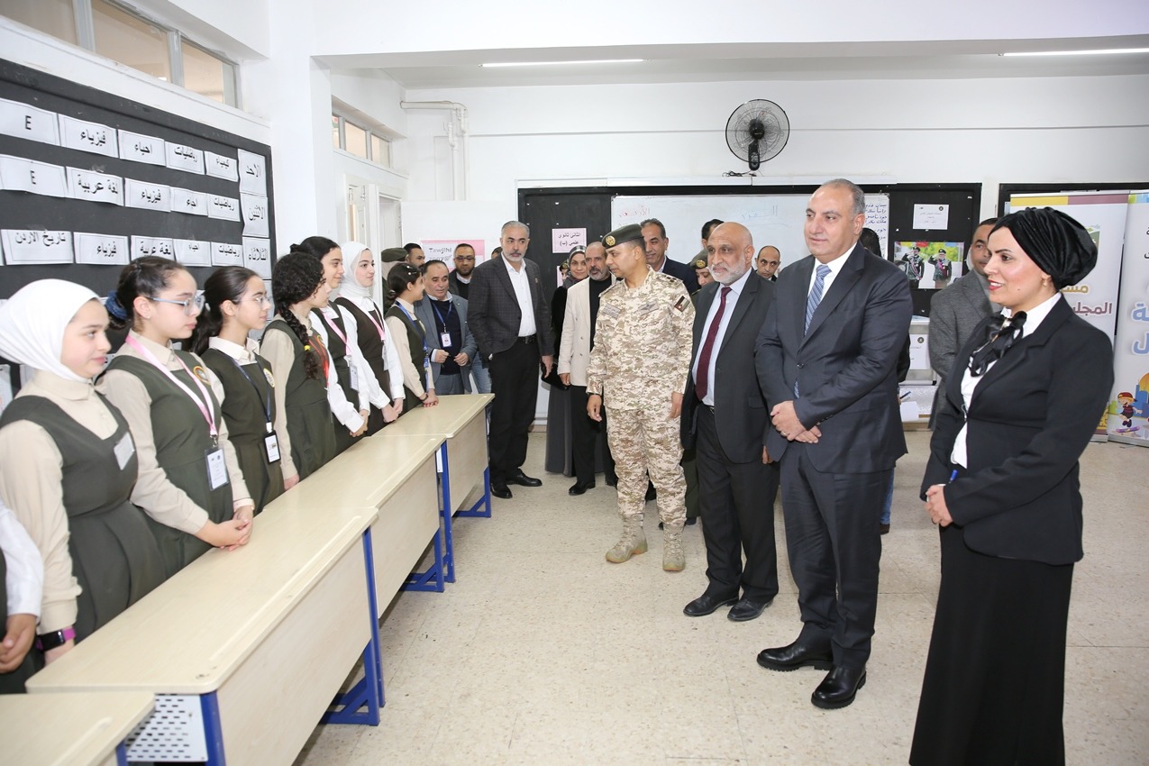 “تدشين الدورة السابعة لمجلس بلدي أطفال عمان"
