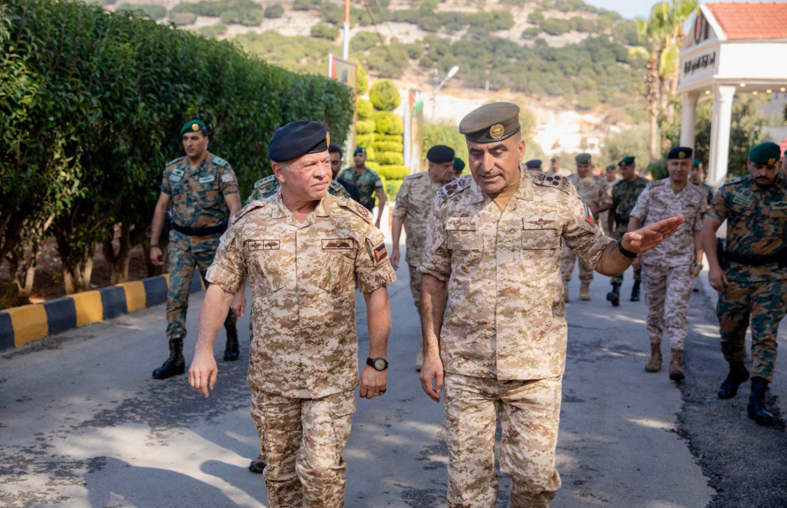 الملك يؤكد أن الأردن سيبقى آمناً بفضل القوات المسلحة والأجهزة الأمنية.