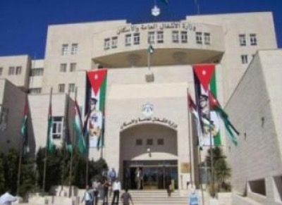 صيانة طريق الزرقاء-المفرق وتحويلات مرورية جديدة