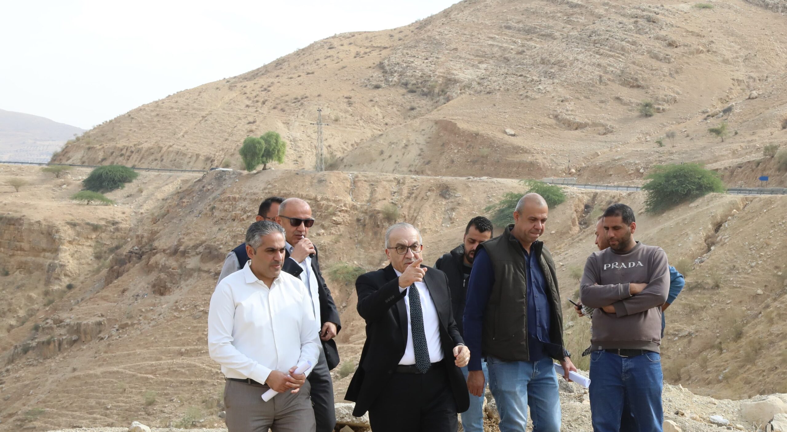 أبو السمن يتفقد مشاريع صيانة الطرق في وادي شعيب والعدسية