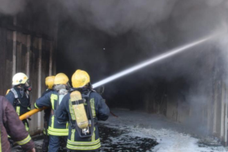 حريق ضخم في مجمع تجاري بالصويفية