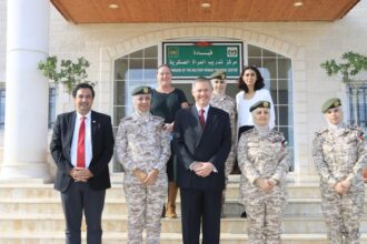 السفير البريطاني يزور مركز تدريب المرأة العسكرية
