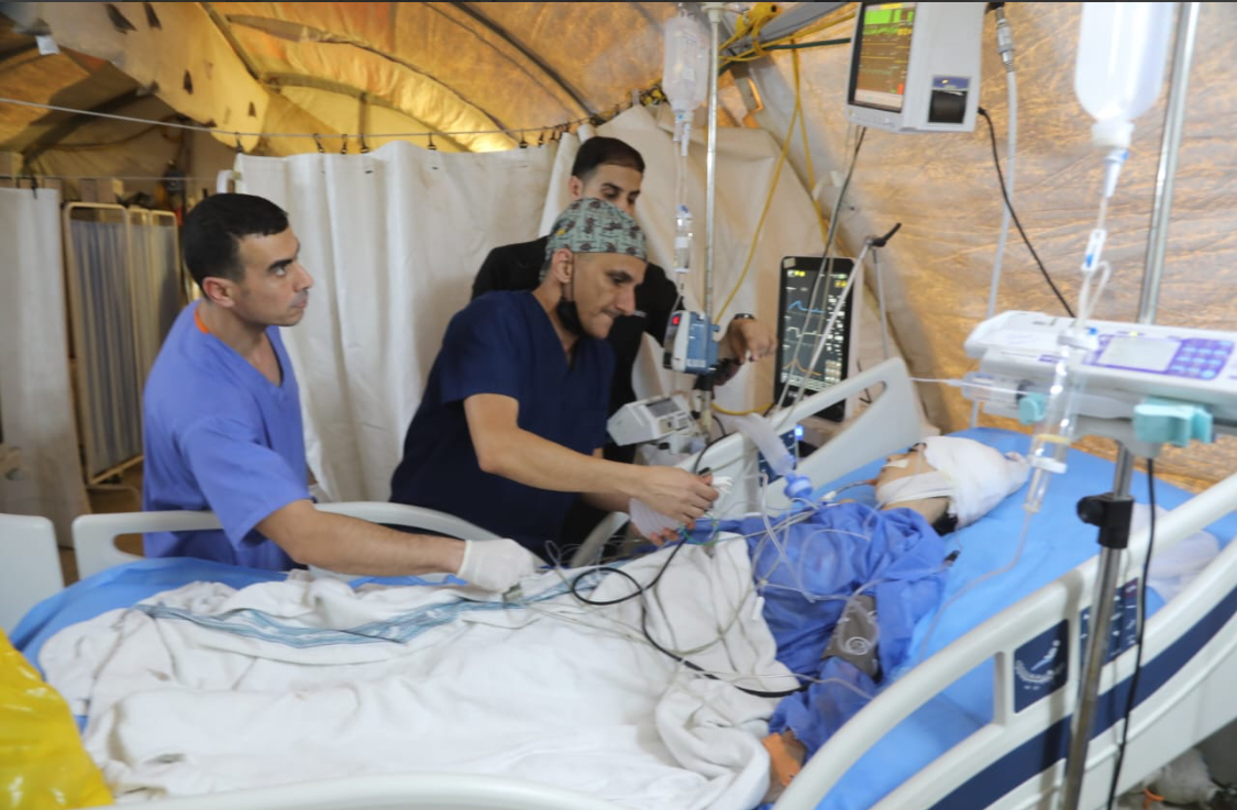 المستشفى الميداني الأردني جنوب غزة/٤ يجري عملية جراحية نوعية