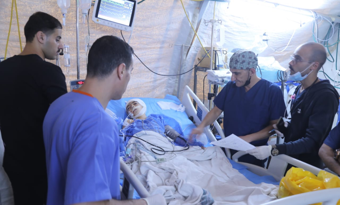 المستشفى الميداني الأردني جنوب غزة/٤ يجري عملية جراحية نوعية