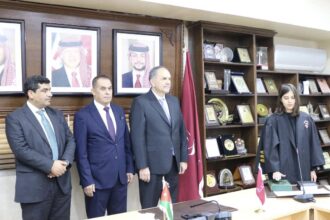 70 محامياً يحلفون اليمين أمام وزير العدل