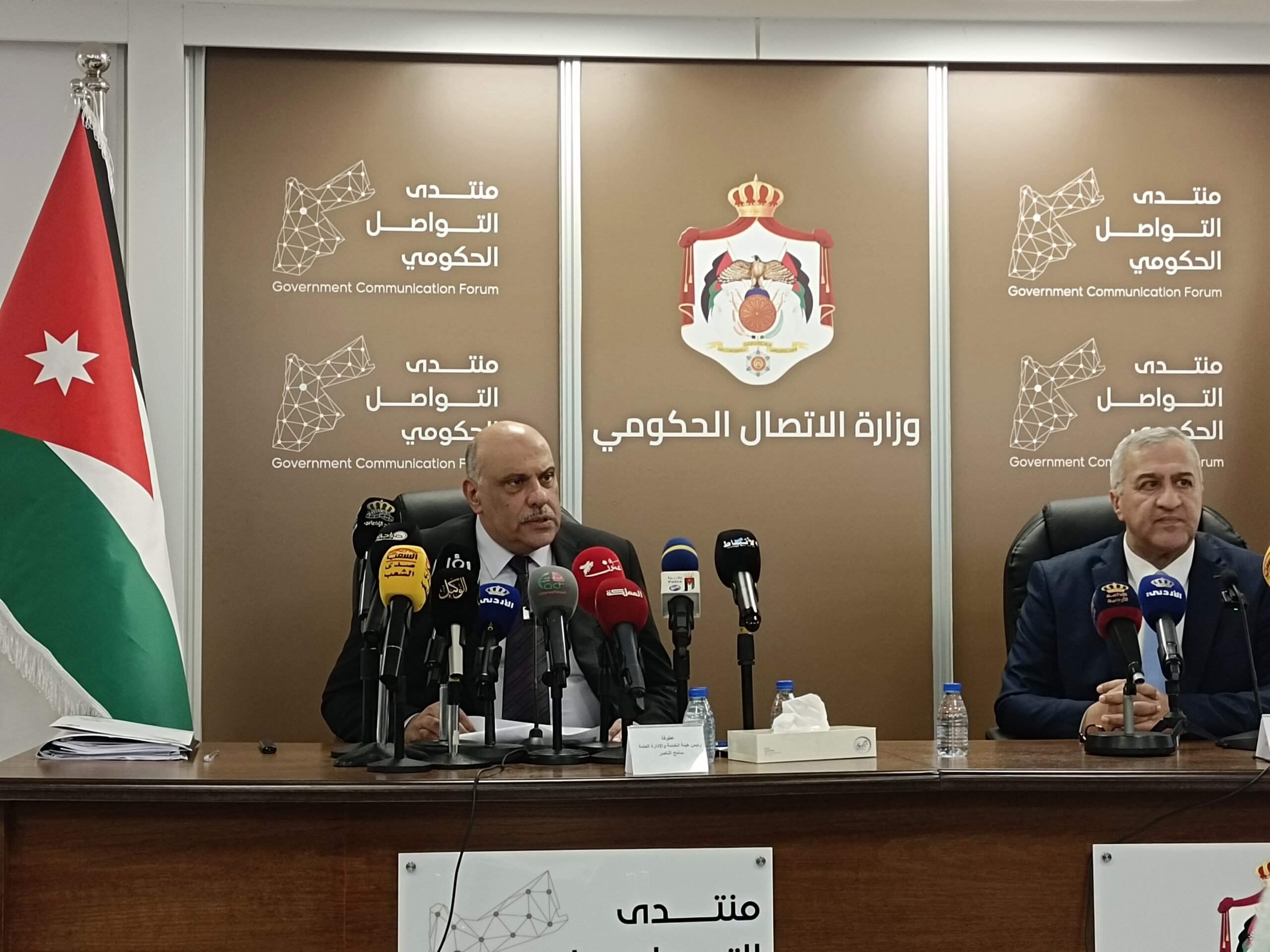 64%؜ من حجم الجهاز الحكومي موجود في وزارتي التربية والتعليم والصحة