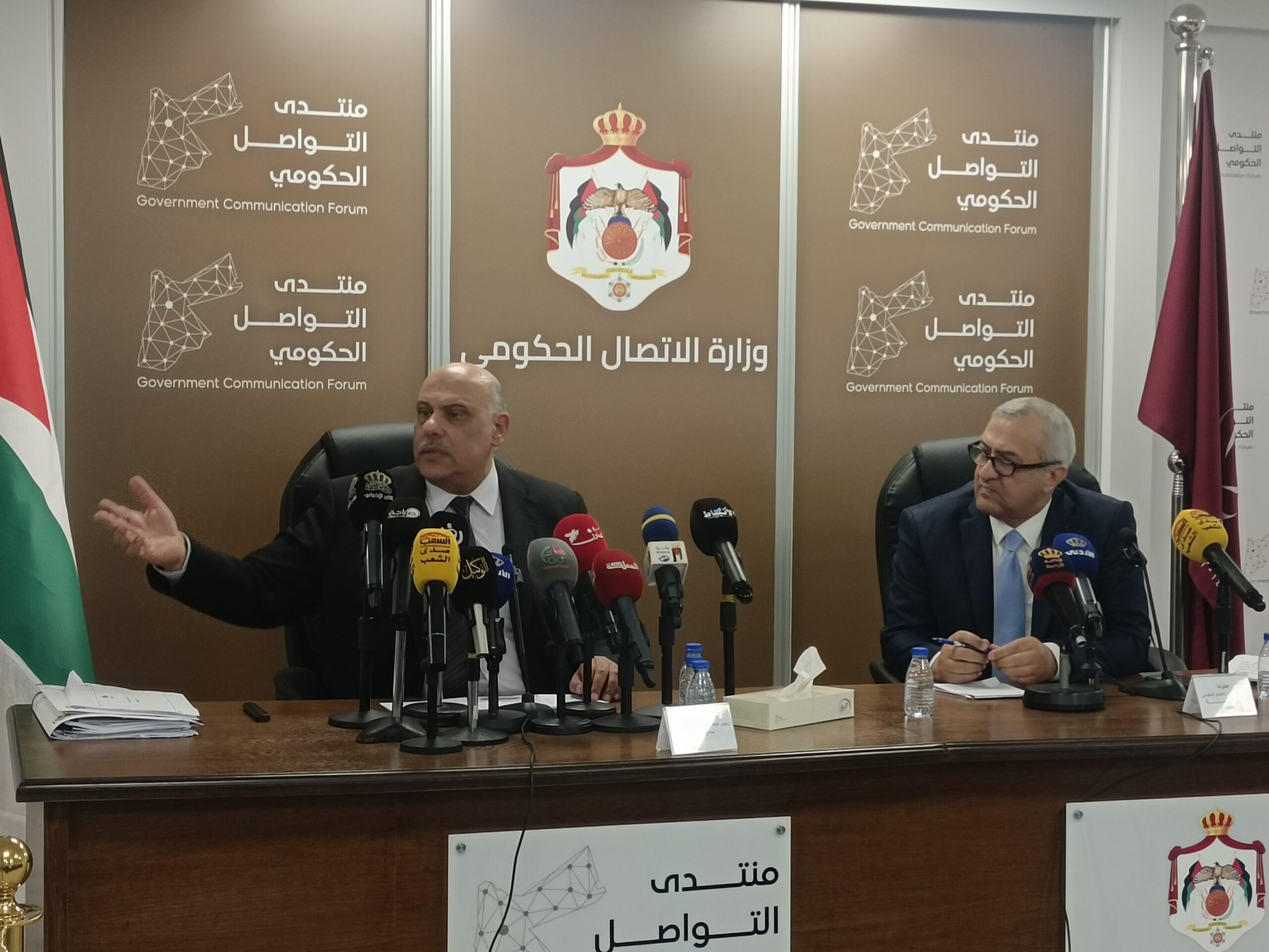 64%؜ من حجم الجهاز الحكومي موجود في وزارتي التربية والتعليم والصحة