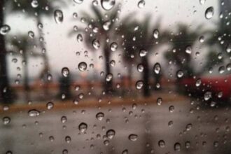 طقس لطيف و معتدل اليوم مع زخات خفيفة من الأمطار