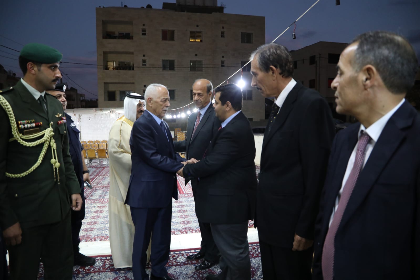 مندوبا عن الملك وولي العهد.. العيسوي يعزي أبو الغنم والعلي والتميمي