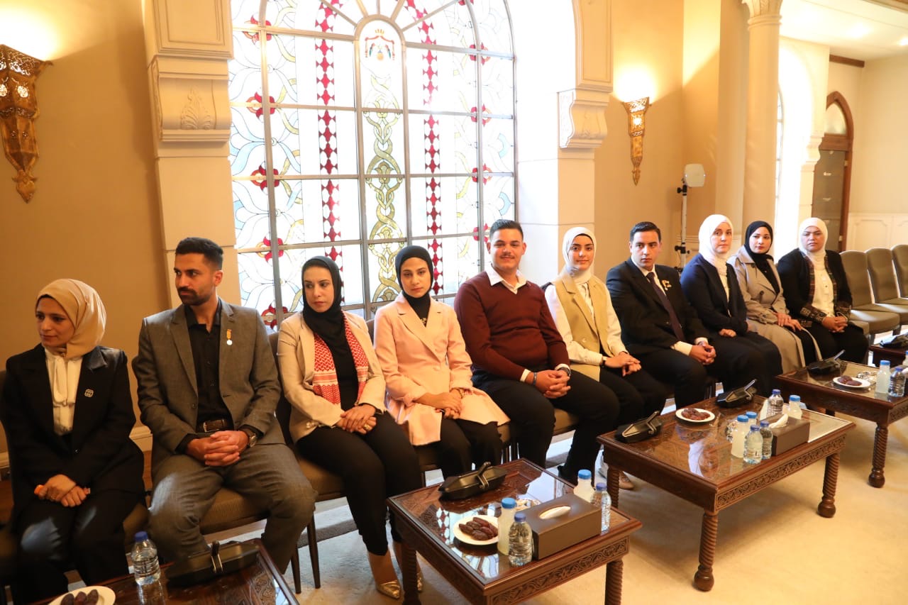 رئيس الديوان الملكي يلتقي وفدا من جامعة العلوم التطبيقية الخاصة وشباب عجلون