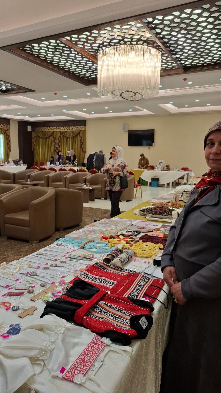 بازار نشميات الكرك بنادي المتقاعدين العسكريين