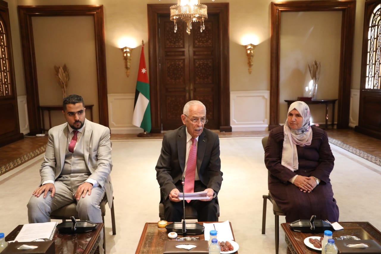 رئيس الديوان الملكي يلتقي وفدا من جامعة العلوم التطبيقية الخاصة وشباب عجلون