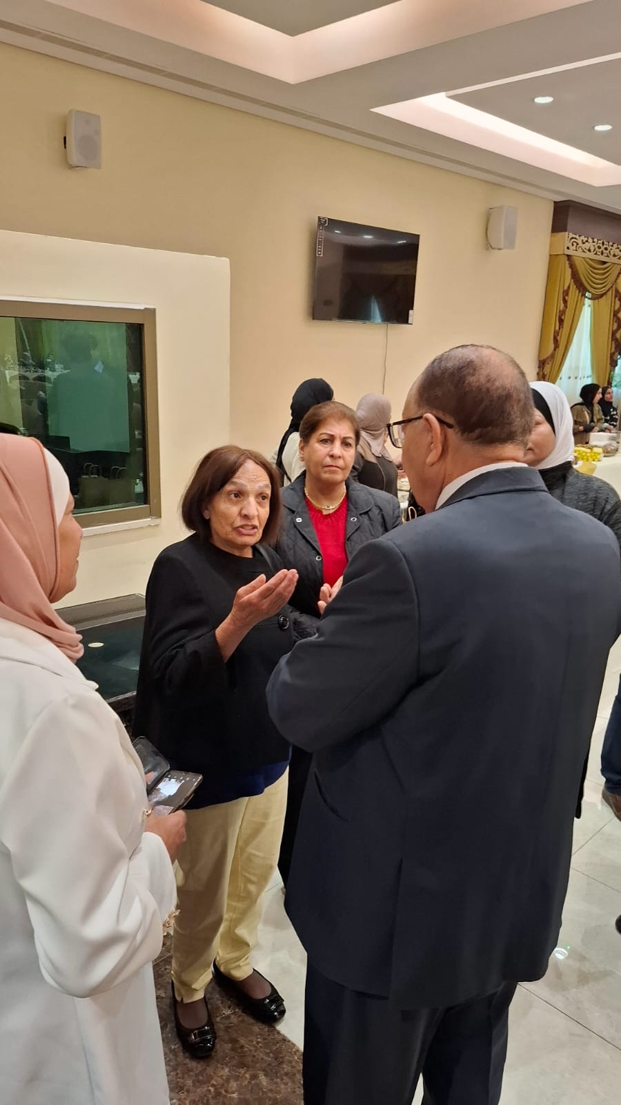 بازار نشميات الكرك بنادي المتقاعدين العسكريين