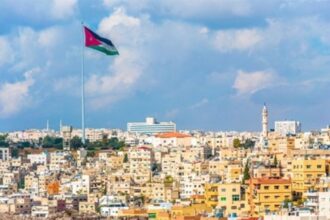 أجواء خريفية لطيفة مع ظهور غيوم على ارتفاعات عالية