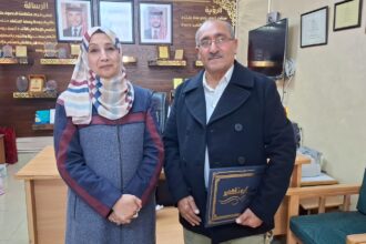 مديرة تربية القصر زاهرة بني عطية تكرم المشاركين في فعالية التوعية المهنية ببرنامج BTEC