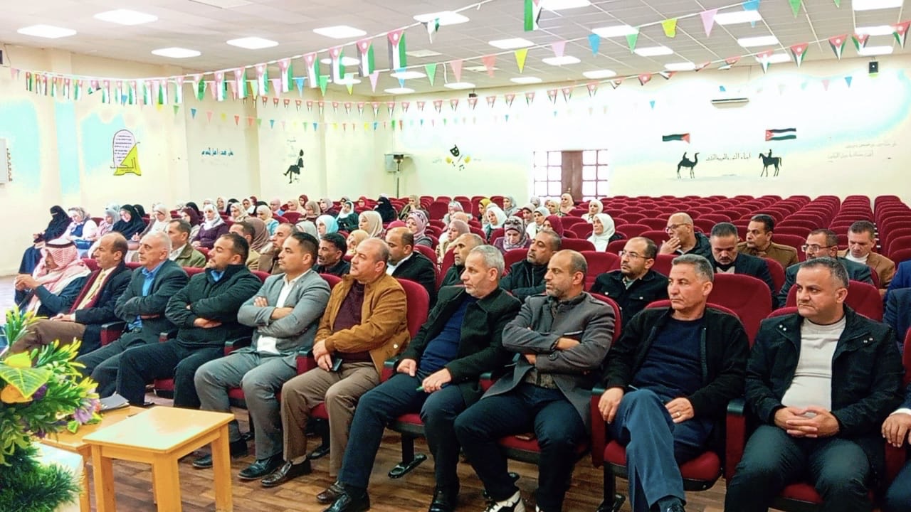صورة حول : تربية المزار تجتمع مع مديري ومديرات المدارس تربية المزار تجتمع مع مديري ومديرات المدارس