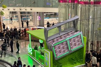 تطبيق "إلى" يوزع جوائز إضافية في منصته الترويجية لجائزة الكنز الكبرى للعام 2024 بالعبدلي مول