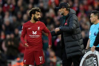 كيف انتقم محمد صلاح من مدربه كلوب في حفل تقديم الجوائز؟