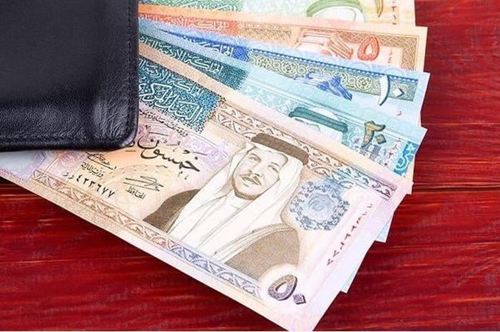 الدينار الأردني يسجل طلباً متزايداً مع نهاية العام المالي