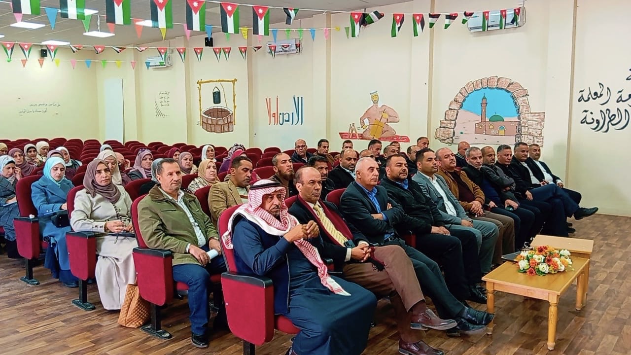 تربية المزار تجتمع مع مديري ومديرات المدارس